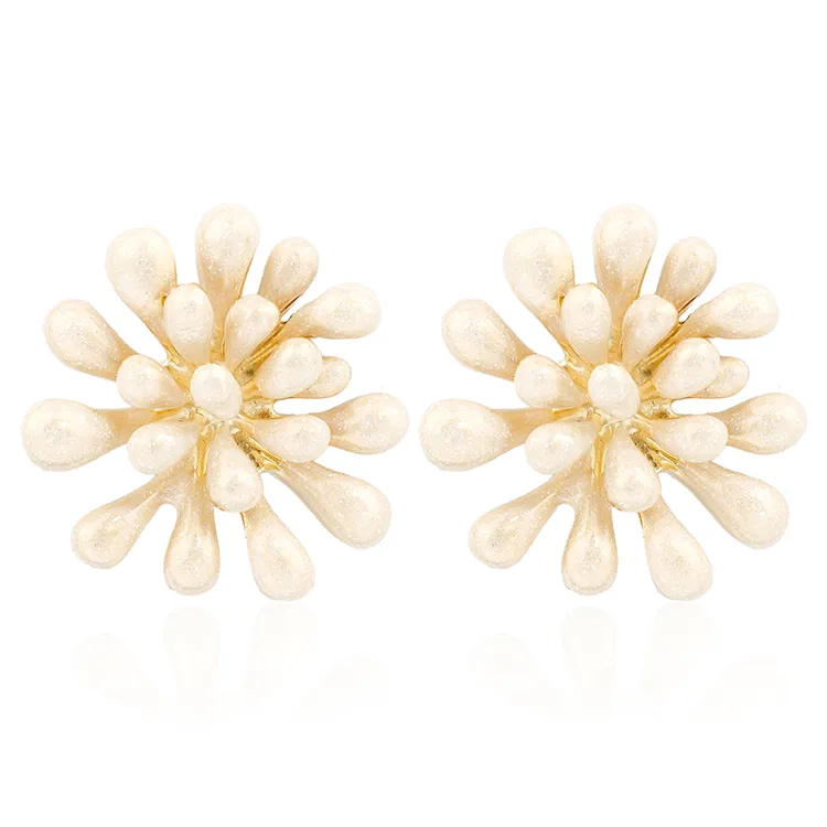 Zinc Alloy Pearl Whited Coral Earrings Custom Jewelry Manufacturer for Wholesalers
